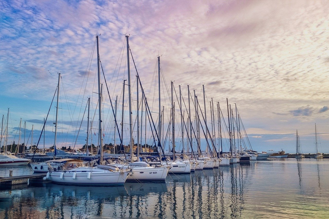Yacht Charters? Not Just for Ultra-Rich. How to Rent a Yacht Affordably