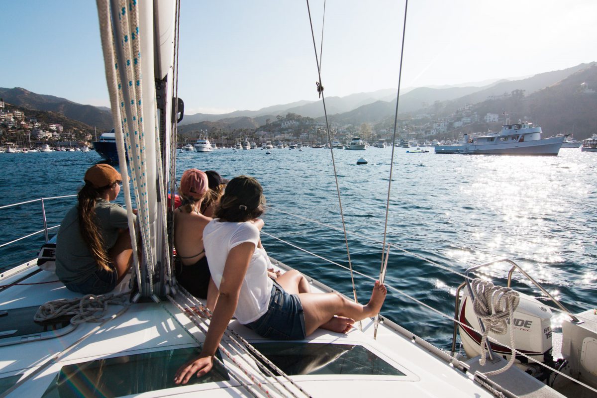 How to Rent a Boat: 6 Tips for Your First Boat Rental